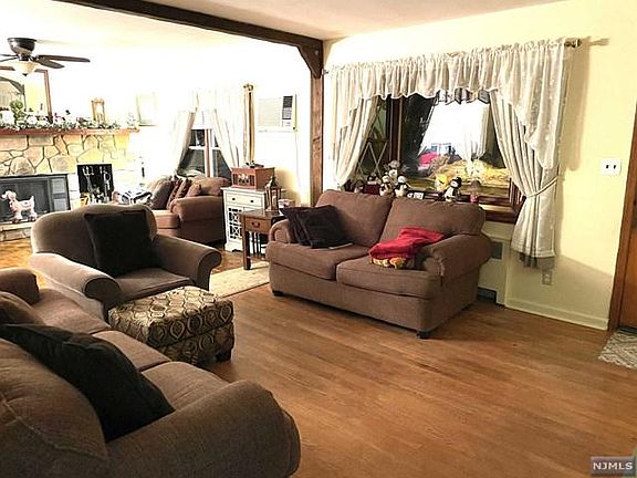 3rd image of 51 Colonial Blvd
