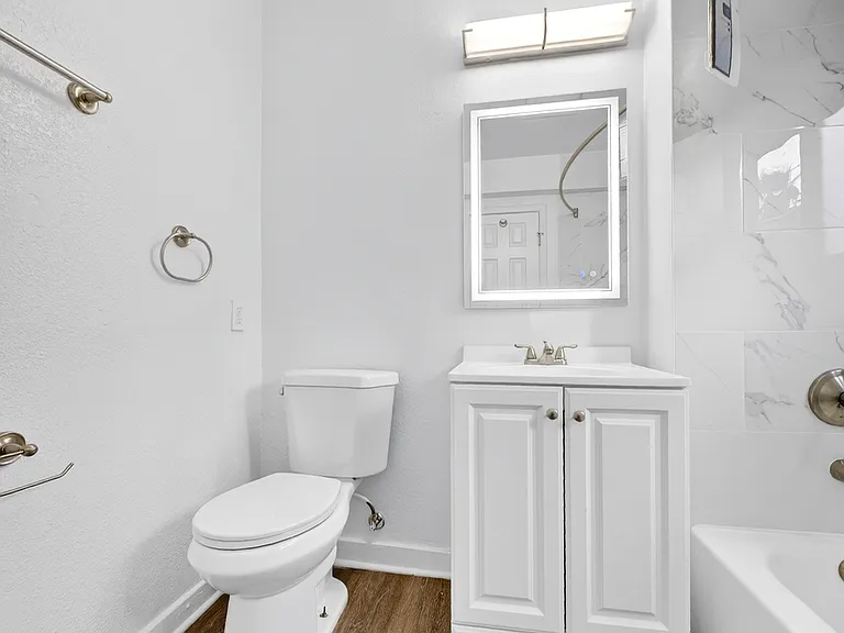 1685 N Summit Ave #1685.5 — Photo 19