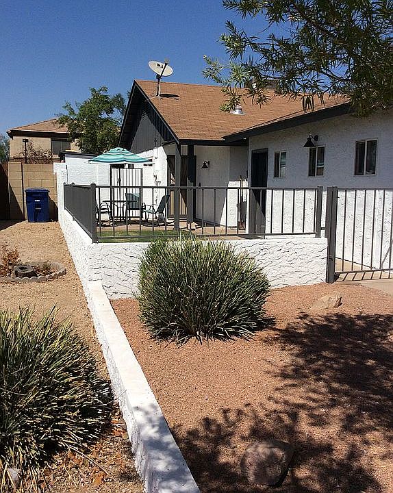 1st image of 1404 E Palmdale Dr