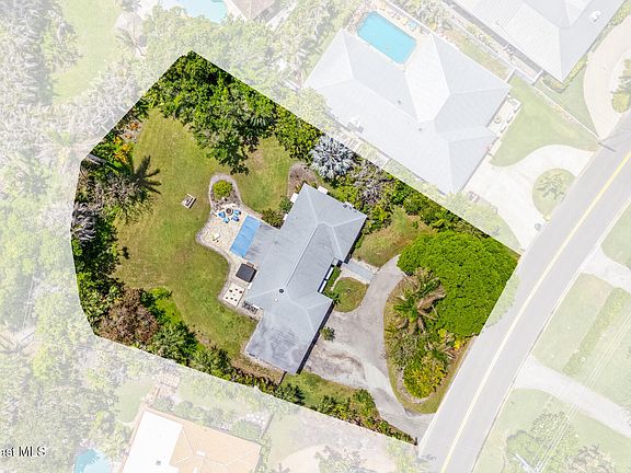 4th image of 1209 S Riverside Dr