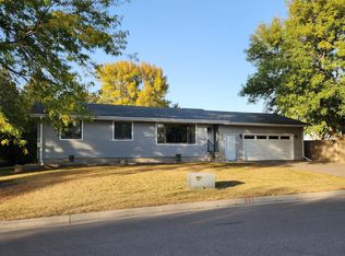 620 Sunrise Ave, Bird Island, MN 55310