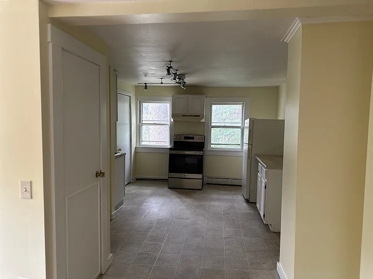 11 Chesterfield Rd #B — Photo 5