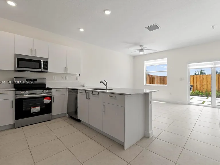 2634 SE 29th St #2634 — Photo 9