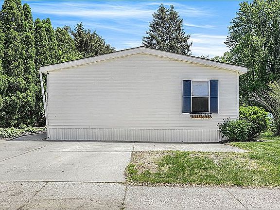 4th image of 11288 Sugar Loaf Ave