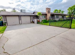 1609 N Oaks St, Tulare, CA 93274