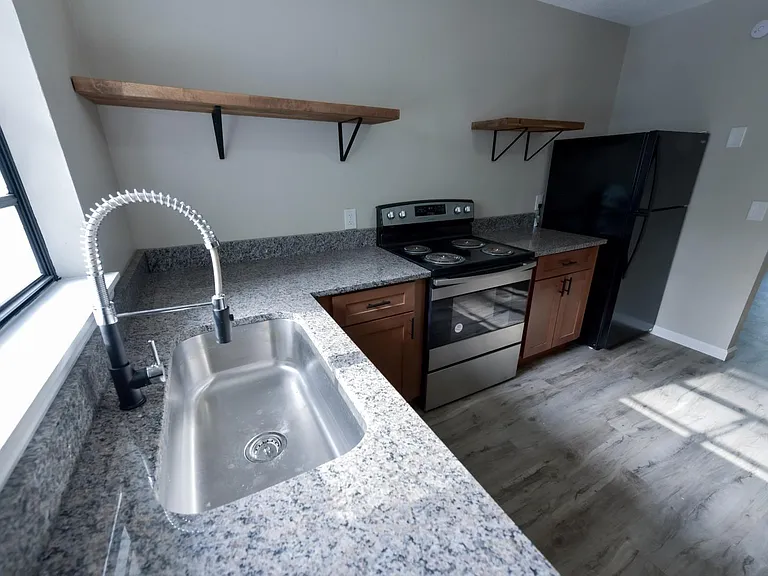 1412 N Tropical Ave — Photo 6