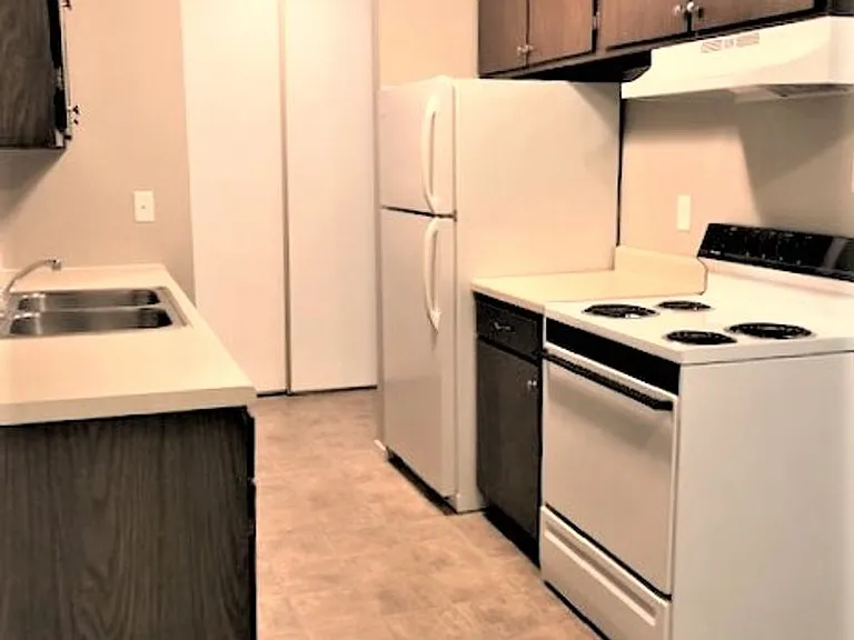 Garden Oaks Apartments — Photo 25