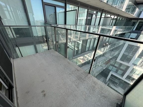 3rd image of 8 Hillsdale Ave E #1535