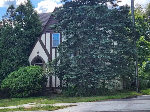 209 N 21st Ave E #2, Duluth, MN 55812