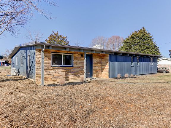 2nd image of 3213 Meadowrun Ln