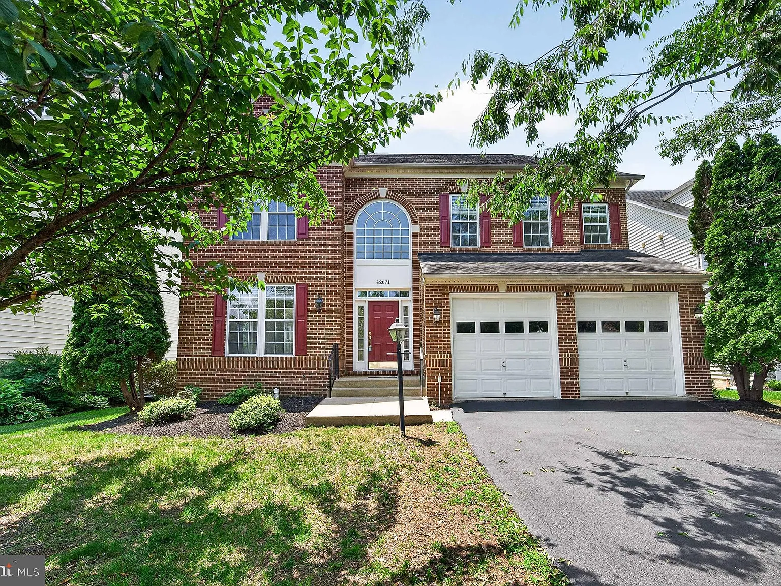 4 bed, 3.5 bath, 3662 sqft, $4,495 — Photo 2