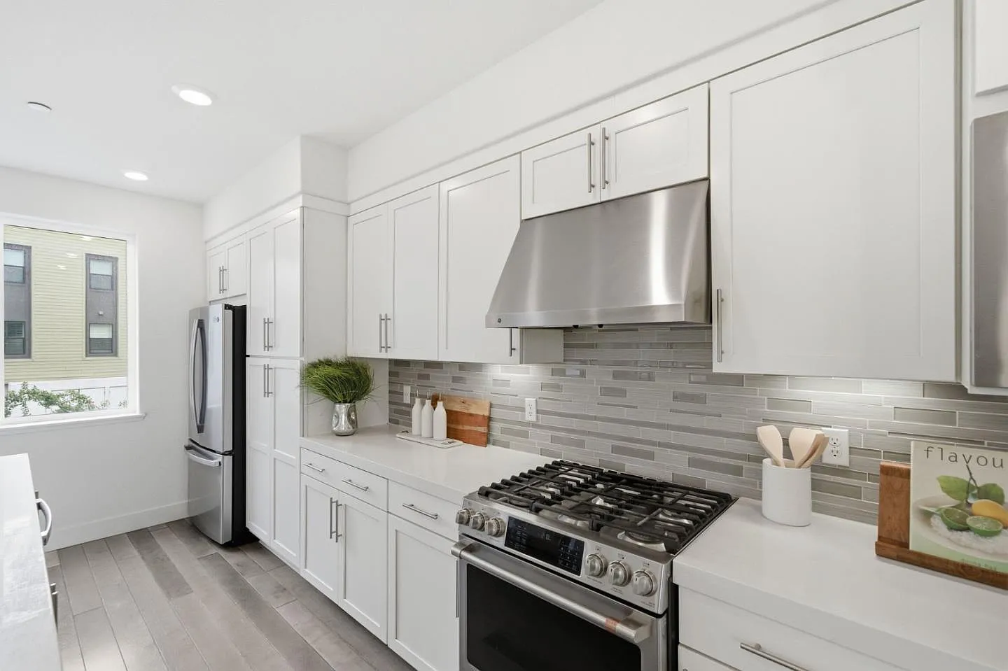 2 bed, 1502 sqft, $4,200 — Photo 2