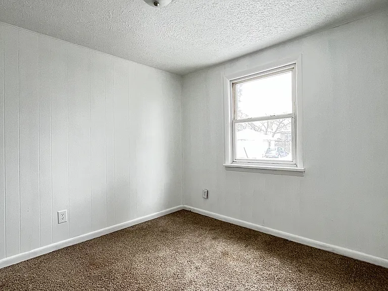 156 W Washington St #1 — Photo 9