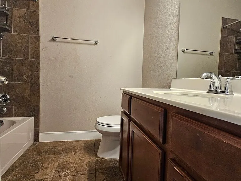 7523 Buffalo Grass Dr — Photo 11
