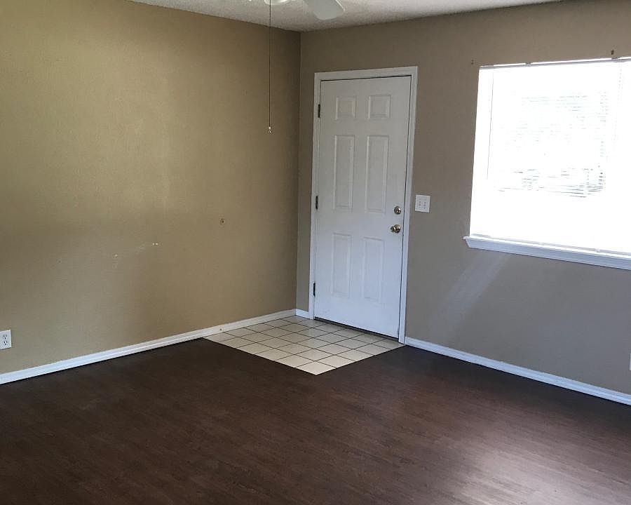 2nd image of 1664 S Walnut Ave
