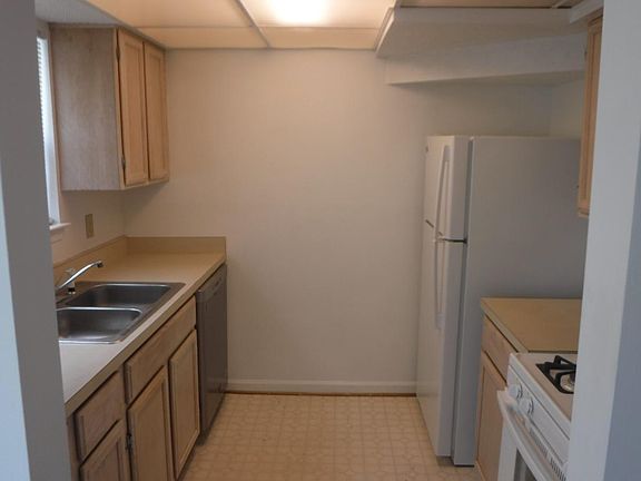 4th image of 12868 Daybreak Cir