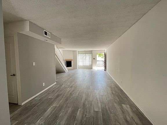4th image of 638 E Tujunga Ave #G