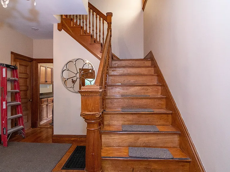 305 Central St — Photo 14