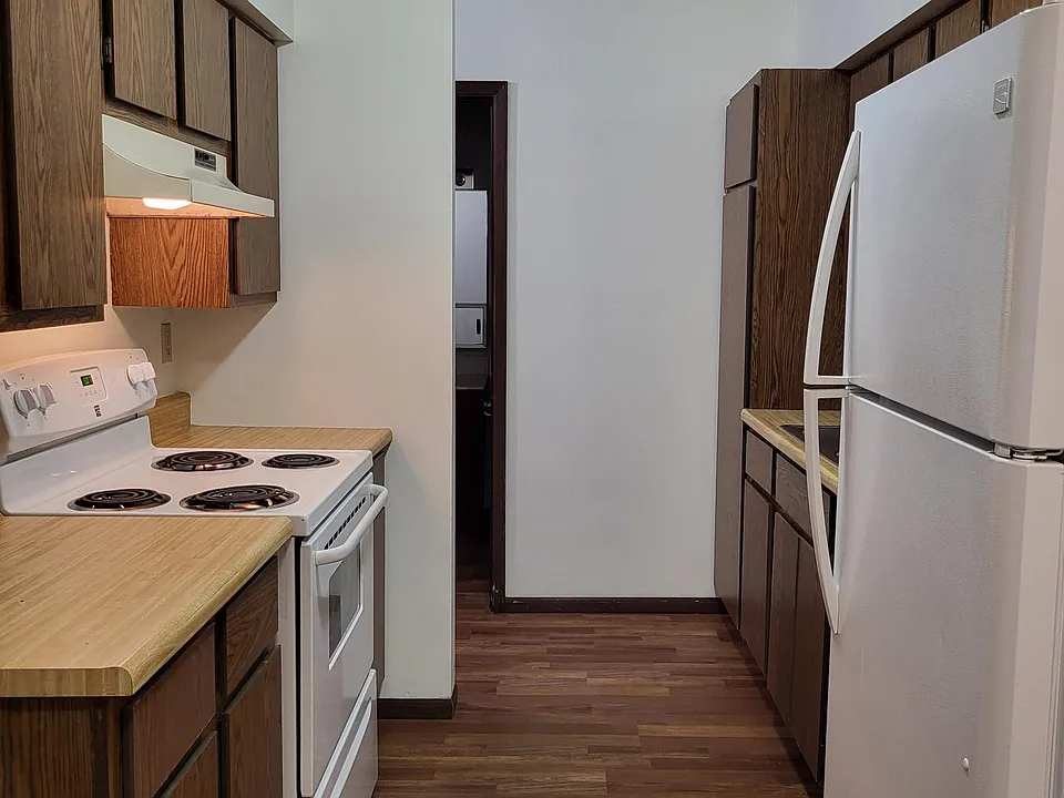 102 N Cedar St #9