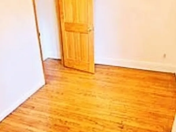 205 East 73rd Street image 3 of 7