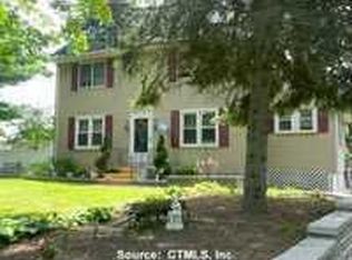 77 Gould Ln, Branford, CT 06405