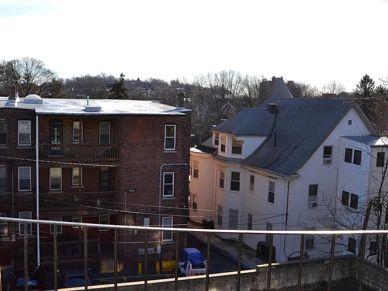 33 Egremont Rd #1 — Photo 16