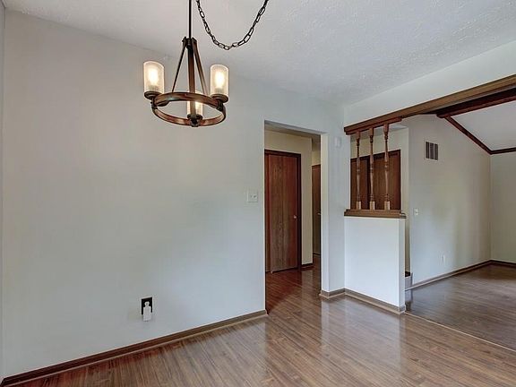 3rd image of 419 Ottawa Dr