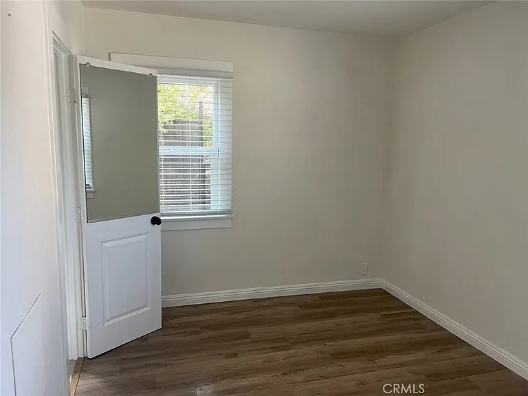 140 Primrose Ave — Photo 9