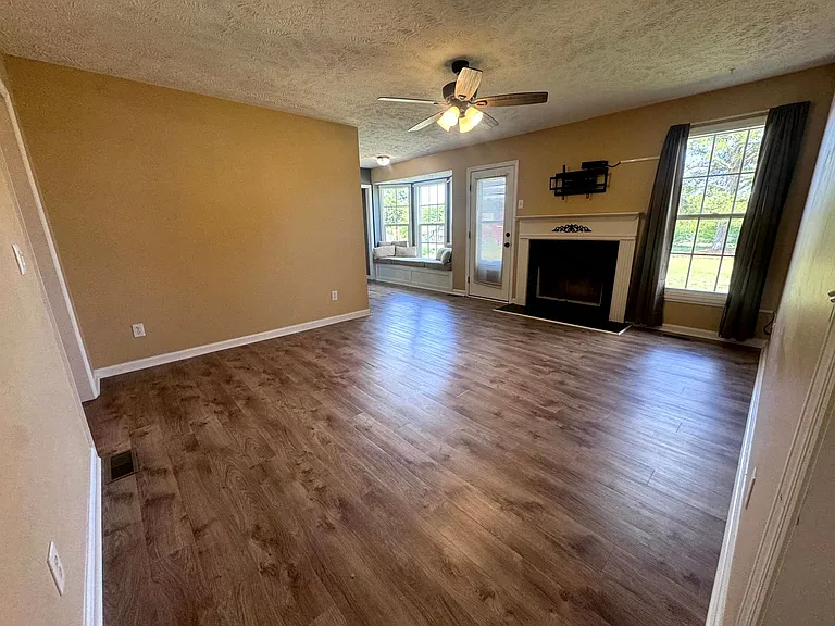 109 Belle Boyd Dr — Photo 9