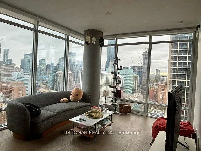 488 University Ave — Photo 1