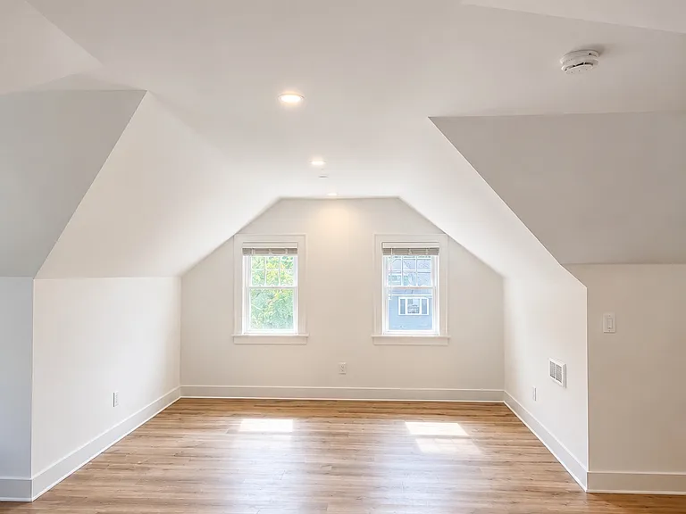 2785 Avondale Ave #3 — Photo 12