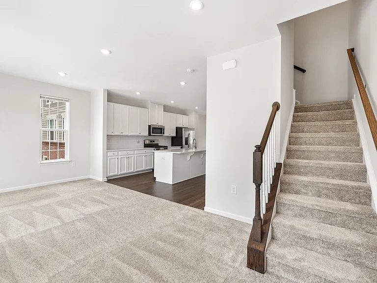 214 Tamworth Crk — Photo 19