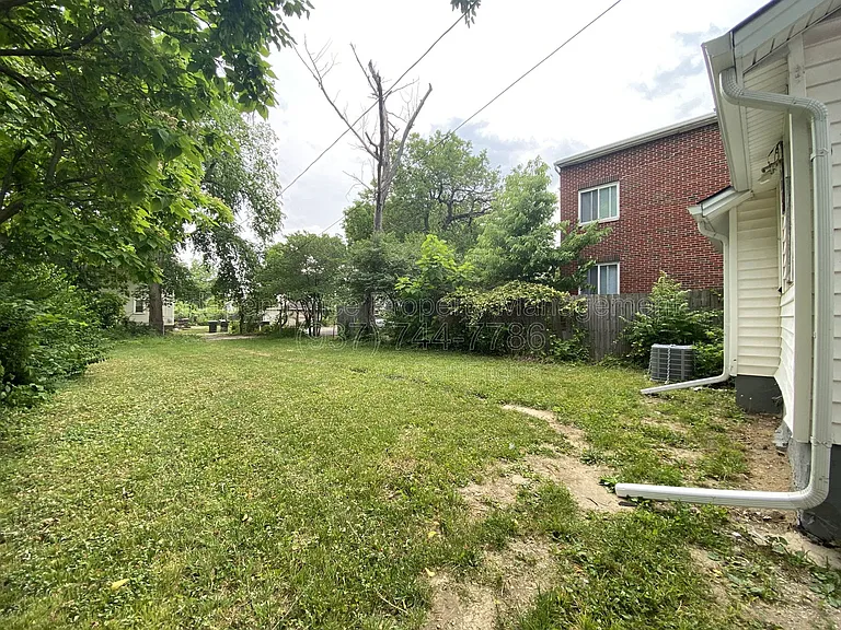 1004 W Fairview Ave — Photo 20