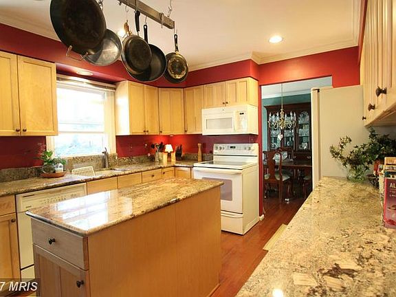 5th image of 5509 De Soto St