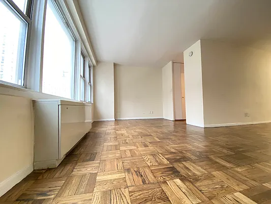 Rented by Bond New York | media 13