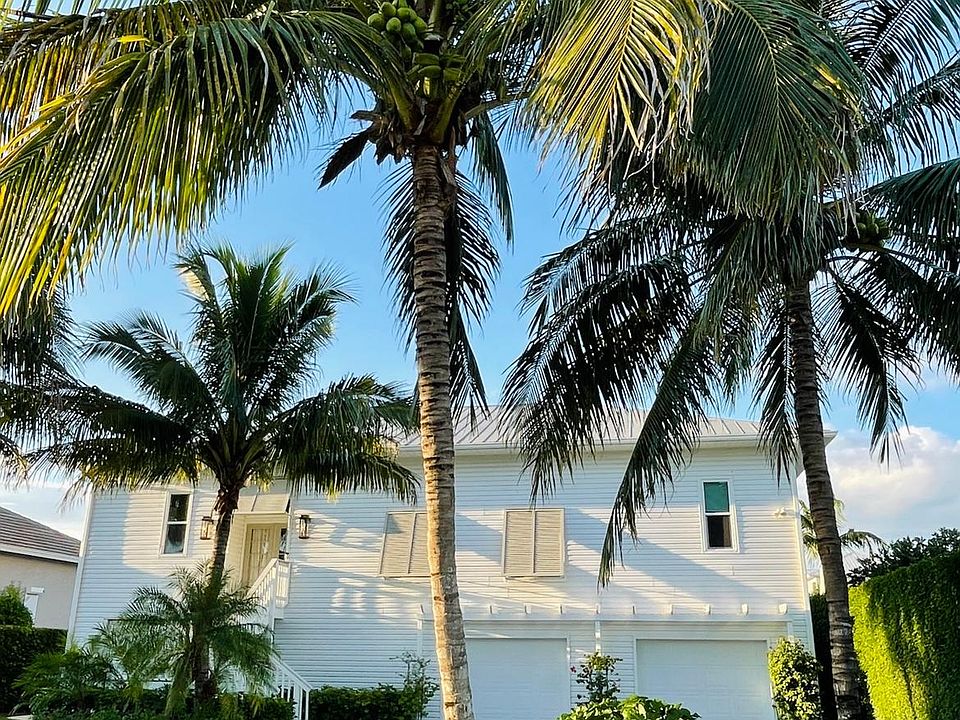 Swaying palms making your stay a tropical getaway! We have had repeat tenants over the years. Our first tenant came back 6 yrs before deciding to buy in the area bc they loved it so much!
