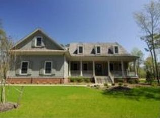 106 Forbes Ct, Powells Point, NC 27966