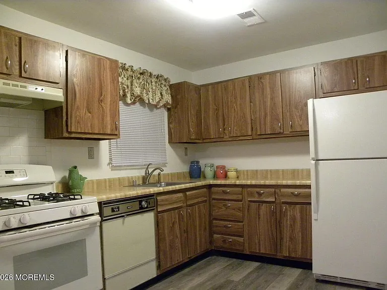 10 Whitecap Way — Photo 6