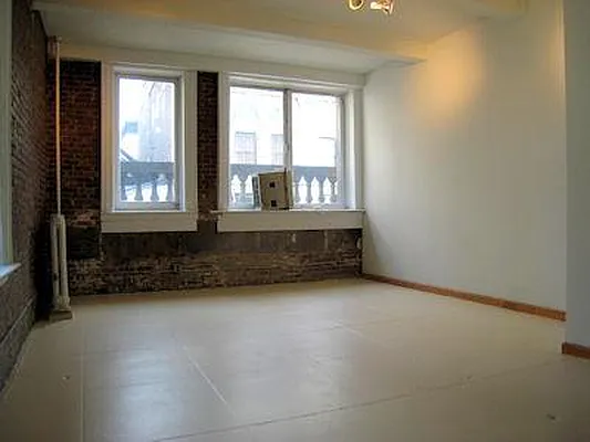 Rented by R New York | media 10