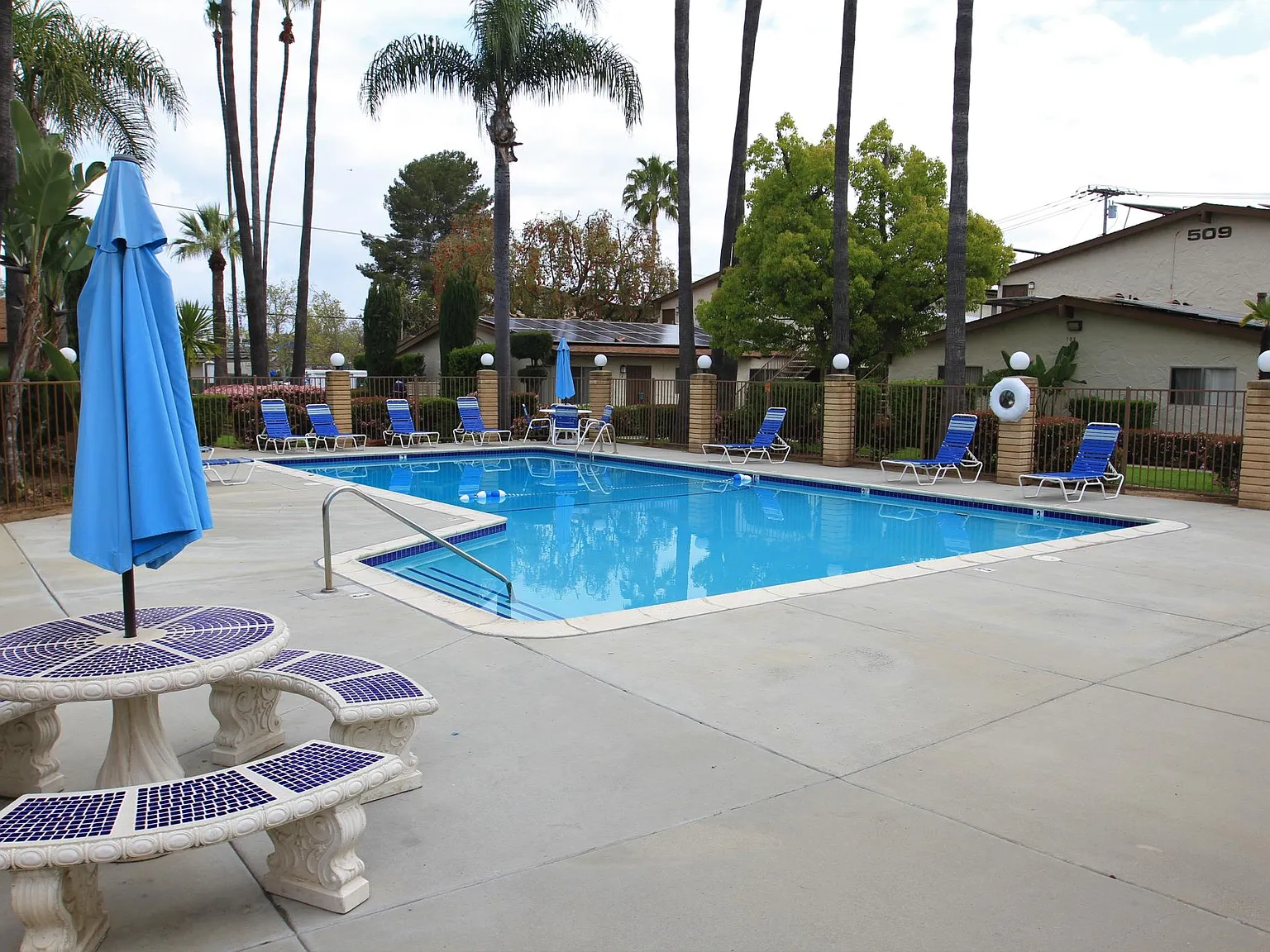 The Majestic Apartments — Photo 1