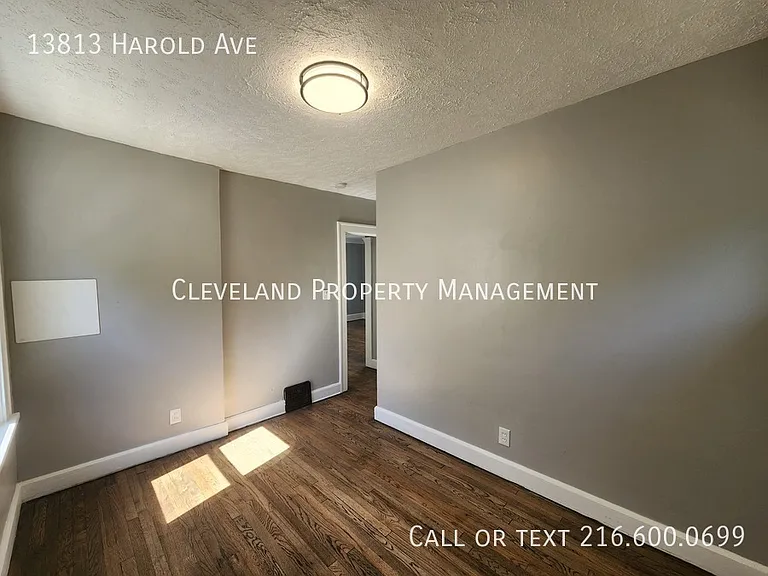 13813 Harold Ave — Photo 7