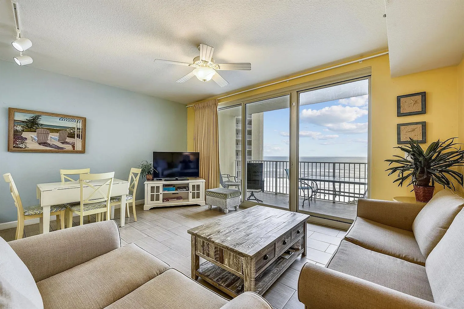 2 bed, 3.0 bath, 1280 sqft, $3,062 — Photo 2
