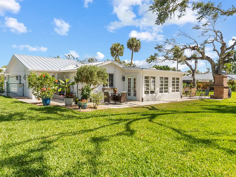 594 Bougainvillea Ln — Photo 45