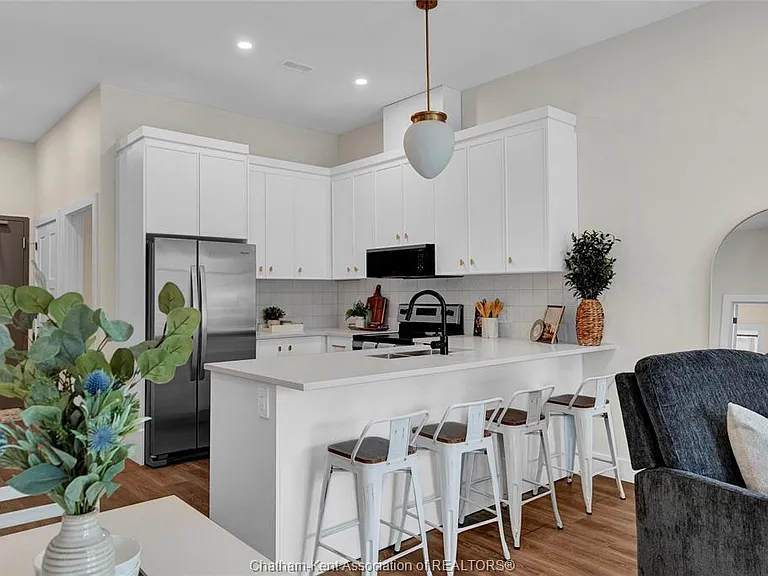12 Mill St W #309 — Photo 8
