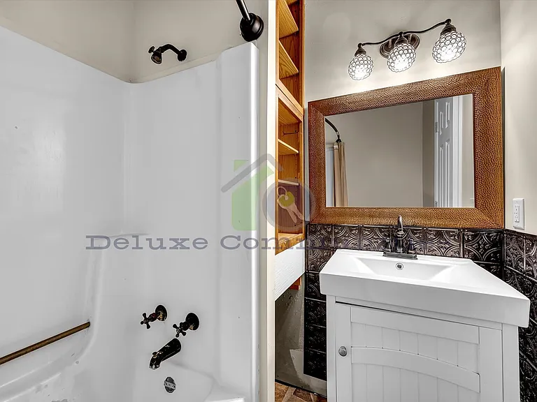 404 Russell St — Photo 26