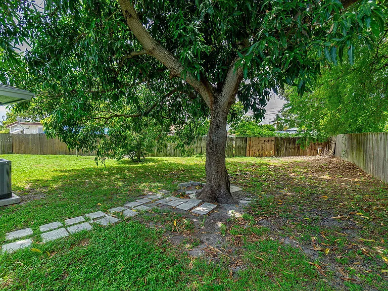 2831 N Seacrest Blvd #B — Photo 13
