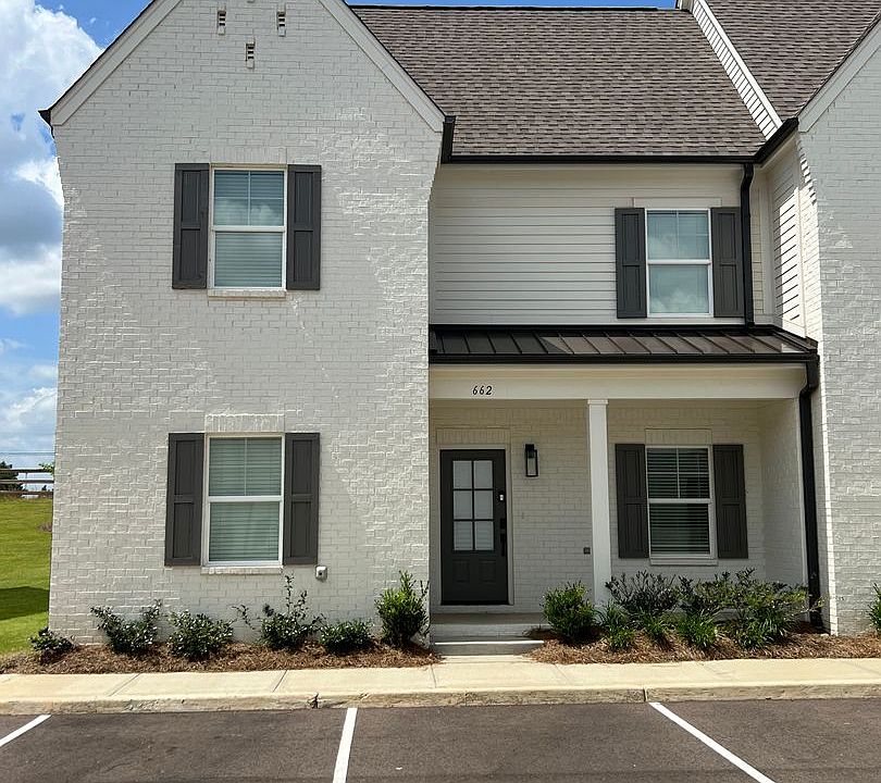 1st image of 662 Cottage Grove Cir