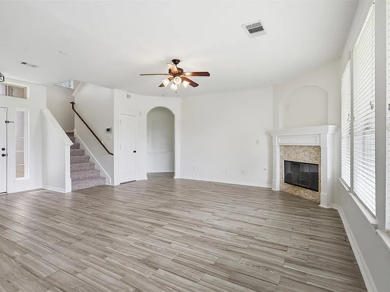 11307 Grand Creek Ln — Photo 9