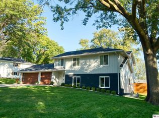 12330 Pinewood Dr, Omaha, NE 68144