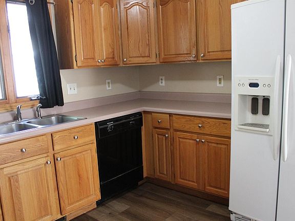 3rd image of 2410 Tremont Ave